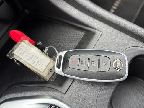 Used 2025 Nissan Sentra SV FWD image 23