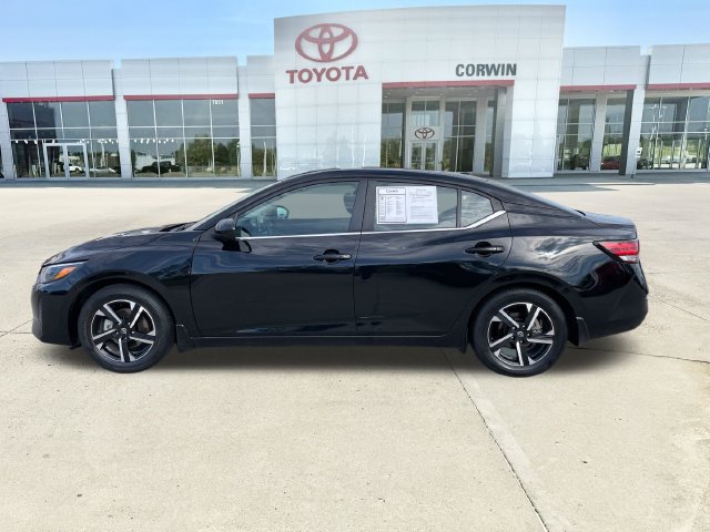 Used 2024 Nissan Sentra SV FWD image 2