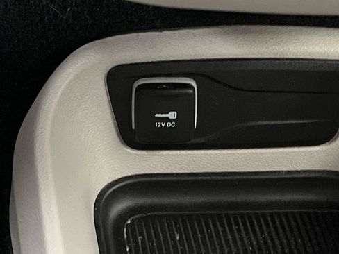 Used 2024 Chrysler Voyager LX FWD image 23