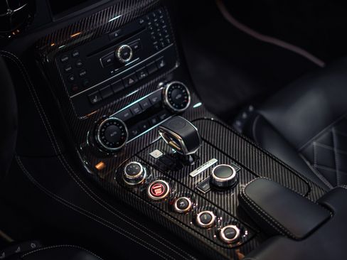 Used 2015 Mercedes-Benz SLS AMG GT Final Edition image 8