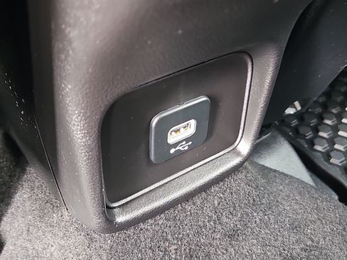 Used 2018 Jeep Compass Latitude w/ Cold Weather Group AWD/4WD image 14