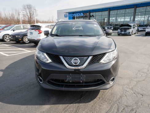 Used 2018 Nissan Rogue Sport SL w/ SL Premium Package image 2