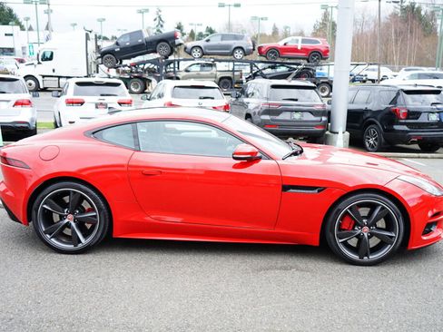 Used 2018 Jaguar F-TYPE R image 6