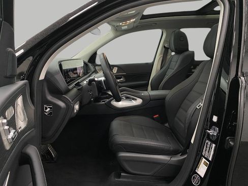 Certified 2025 Mercedes-Benz GLS 450 4MATIC image 33