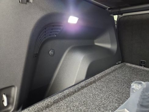 New 2026 Volkswagen Atlas Cross Sport SE AWD/4WD image 38