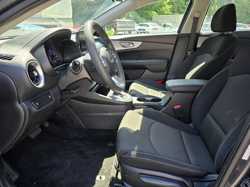 Used 2023 Kia Forte LXS FWD image 8