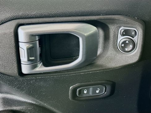 Used 2020 Jeep Wrangler Unlimited Sport S image 14