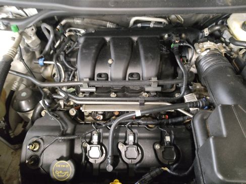 Used 2019 Ford Explorer XLT w/ Equipment Group 202A FWD image 30