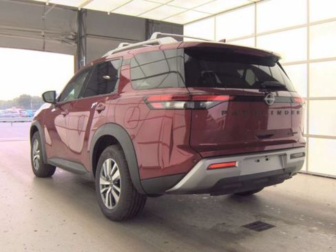 Used 2023 Nissan Pathfinder SL w/ Lighting Package (N92) AWD/4WD image 4