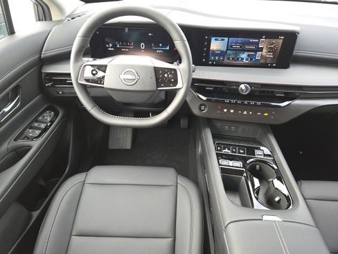 Certified 2025 Nissan Murano SV image 12