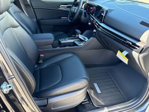 New 2026 Kia Sportage EX image 13