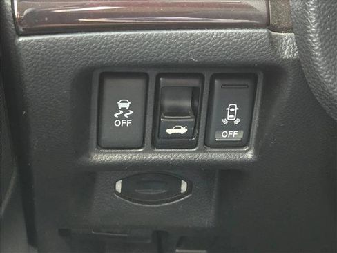 Used 2013 INFINITI G37 Convertible w/ Premium Pkg RWD image 17
