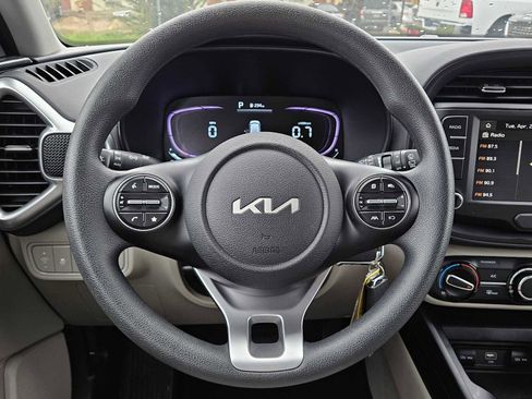 Certified 2025 Kia Soul LX FWD image 20