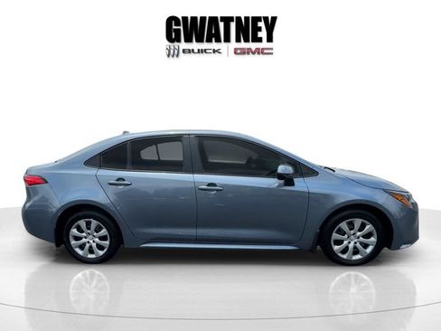 Used 2026 Toyota Corolla LE FWD image 2
