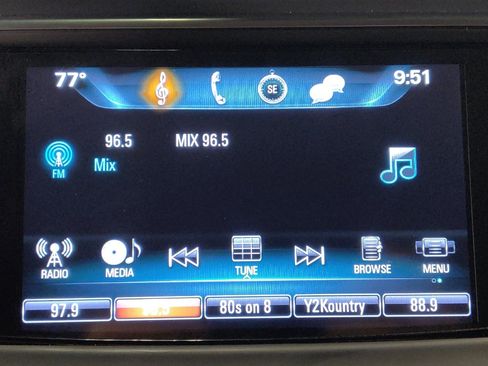 Used 2019 Buick Enclave Essence FWD image 25