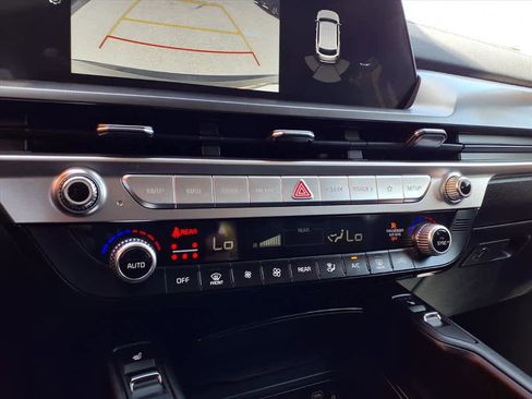 Used 2025 Kia Telluride S FWD image 14