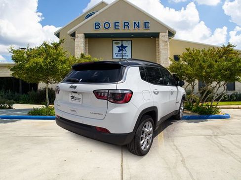 Used 2025 Jeep Compass Limited AWD/4WD image 5