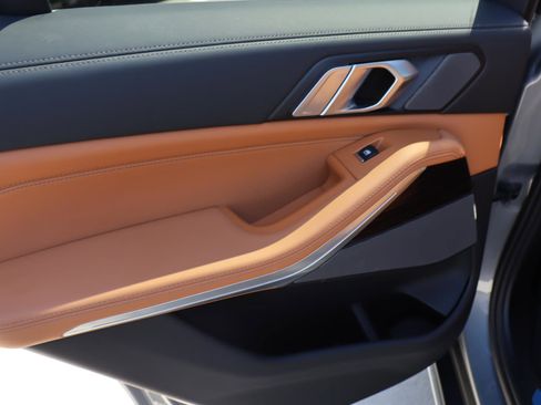 Used 2025 BMW X5 xDrive40i w/ Premium Package image 9