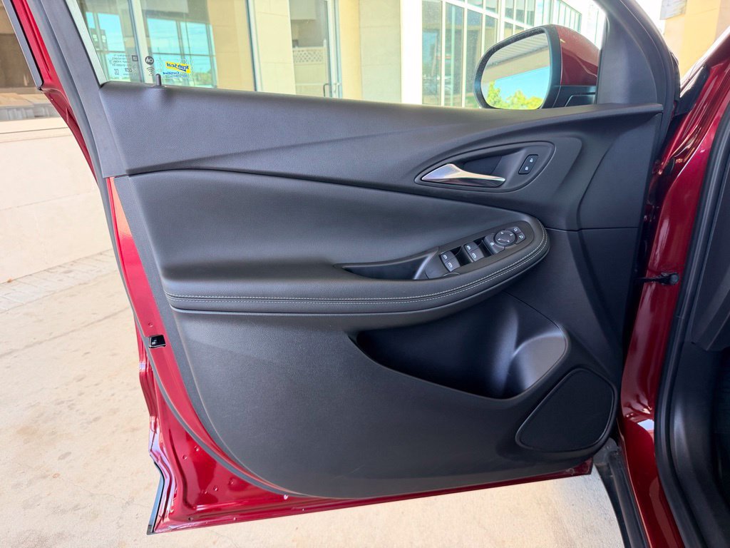 Used 2025 Buick Encore GX Preferred w/ Comfort Package FWD image 11