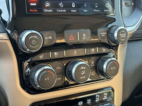 Used 2020 RAM 2500 Laramie image 17