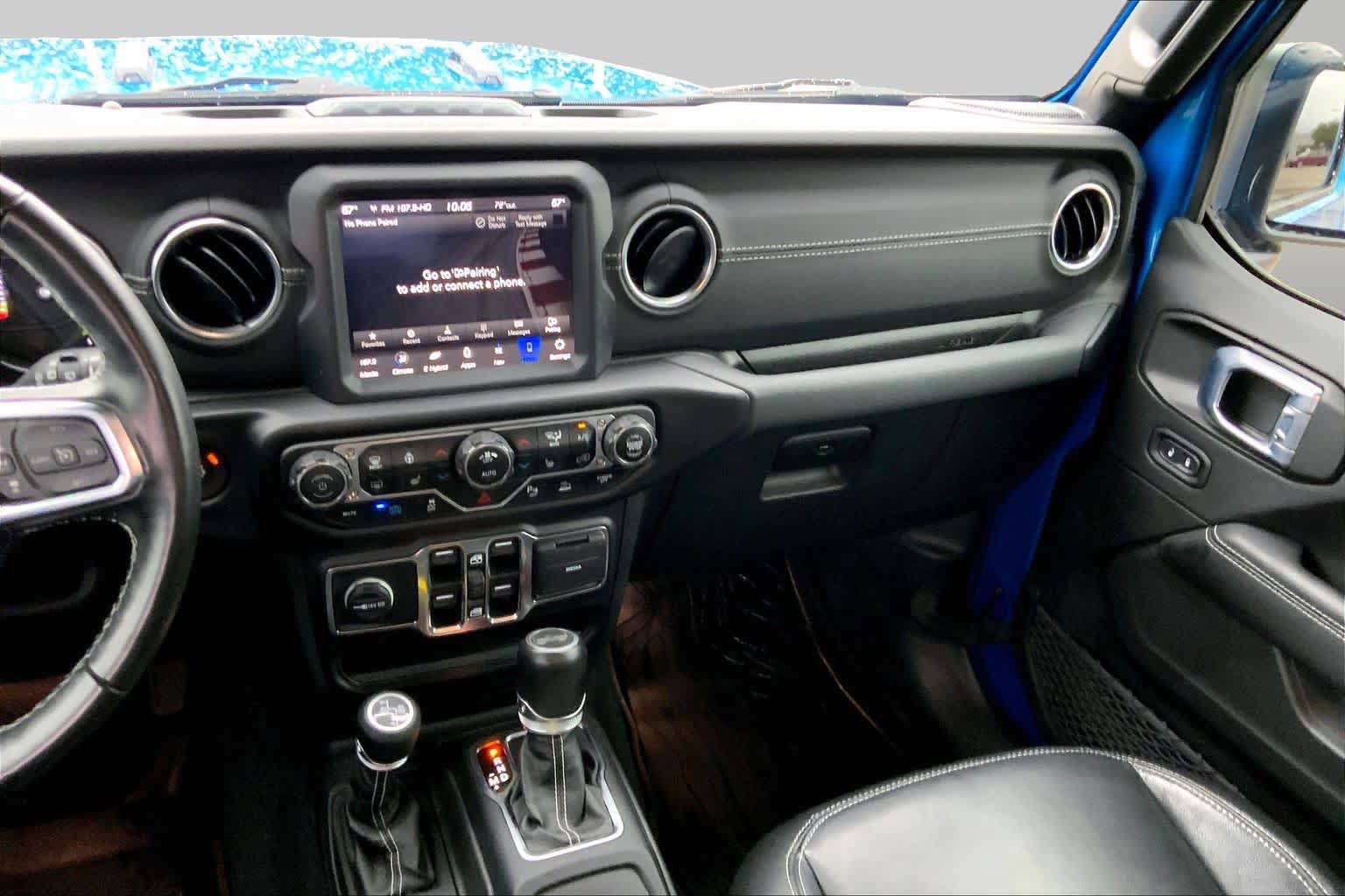 Used 2023 Jeep Wrangler Unlimited Sahara w/ Cold Weather Group AWD/4WD image 7
