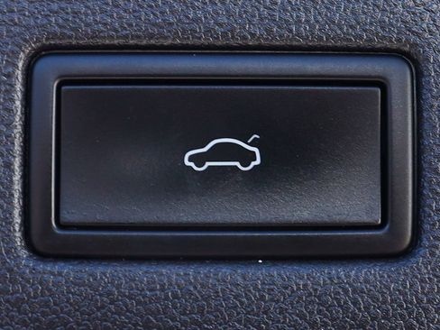 Used 2022 Volkswagen Tiguan SE R-Line image 26