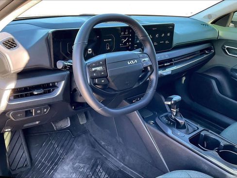 Certified 2025 Kia K4 EX image 2