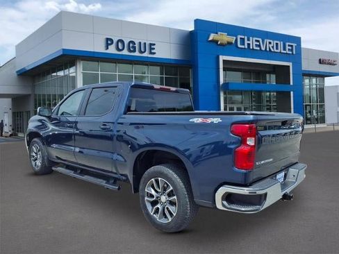 Used 2023 Chevrolet Silverado 1500 LT AWD/4WD image 3