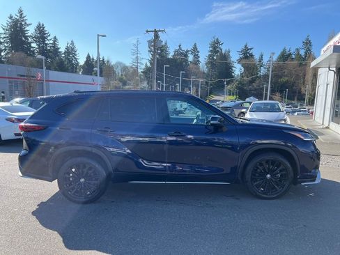 Certified 2025 Toyota Highlander XSE image 3