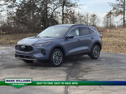 New 2026 Ford Escape SE w/ PHEV Premium Package