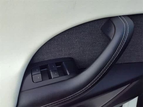 Used 2022 Tesla Model X Plaid image 16