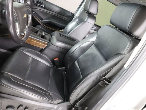 Used 2019 Chevrolet Suburban LT AWD/4WD image 10
