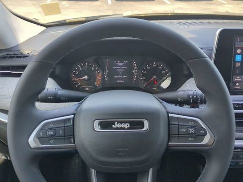 Used 2022 Jeep Compass Latitude FWD image 30