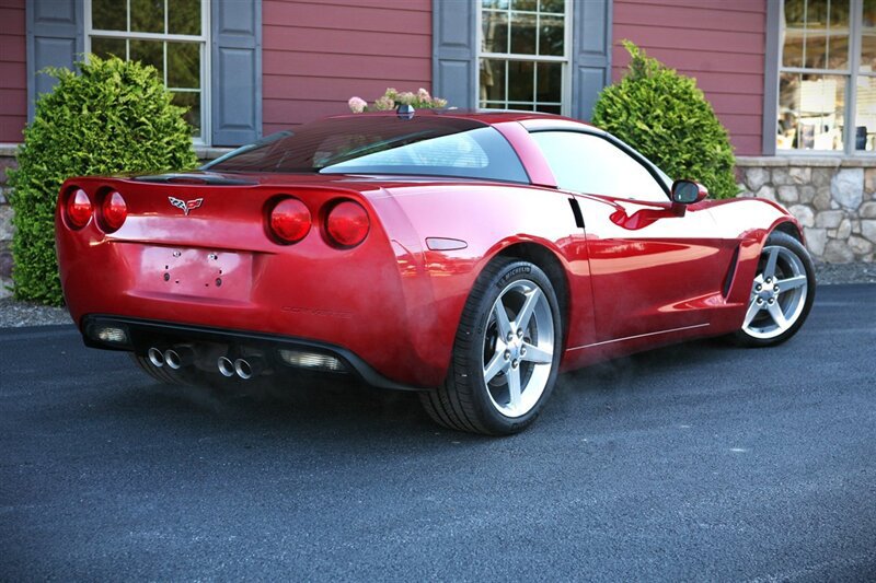 Used 2005 Chevrolet Corvette Coupe w/ Preferred Equipment Group RWD image 6
