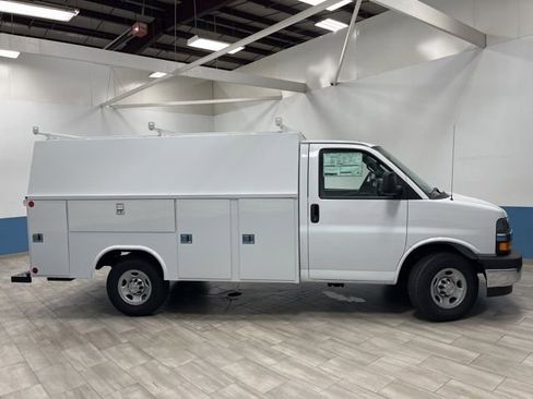 New 2025 Chevrolet Express 3500 Work Van w/ Power Convenience Package image 2