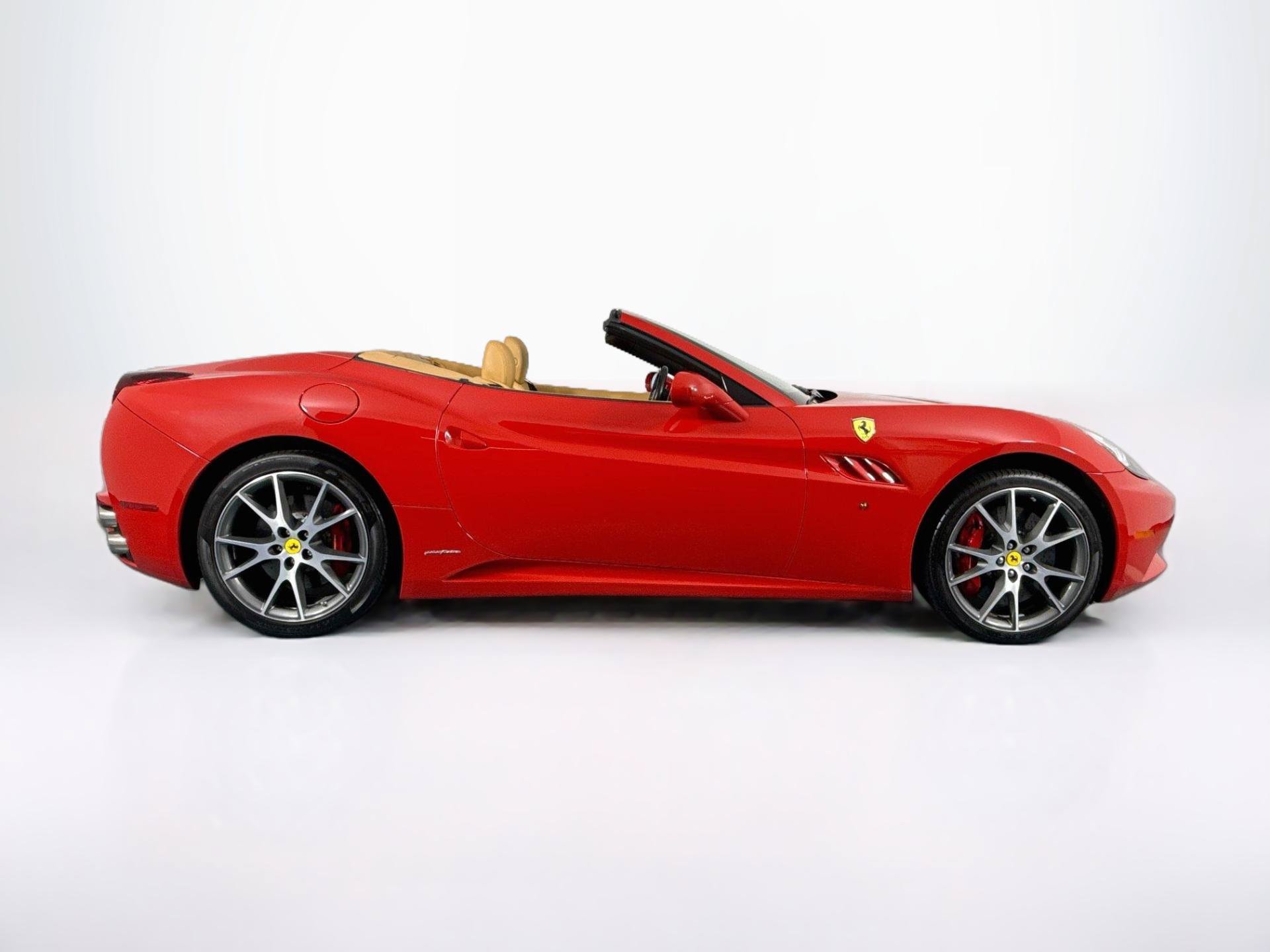 Used 2010 Ferrari California RWD image 4