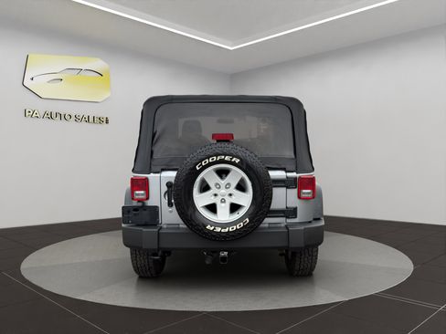 Used 2018 Jeep Wrangler Sport image 6