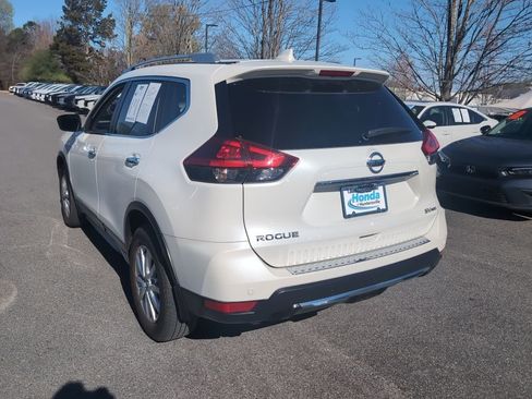 Used 2020 Nissan Rogue SV image 6