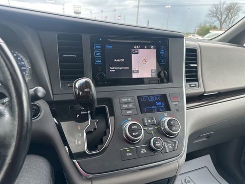Used 2015 Toyota Sienna XLE w/ XLE Navigation Package image 35