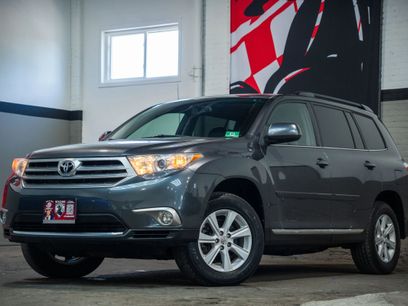 Used 2012 Toyota Highlander SE