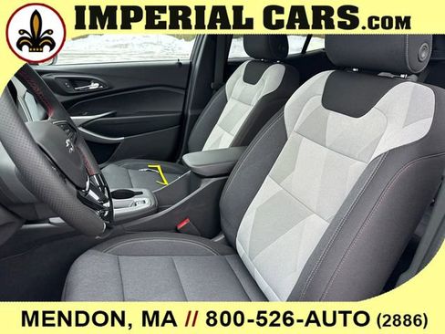 New 2026 Chevrolet Trax RS w/ Sunroof Package image 33