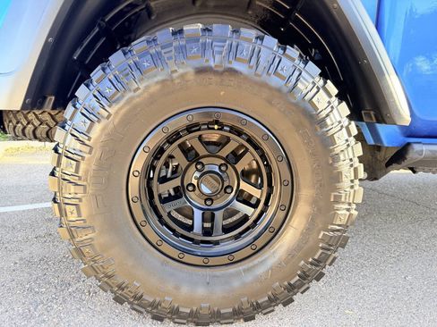 Used 2021 Jeep Gladiator Mojave AWD/4WD image 27