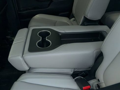 Certified 2025 Honda Pilot Touring image 14