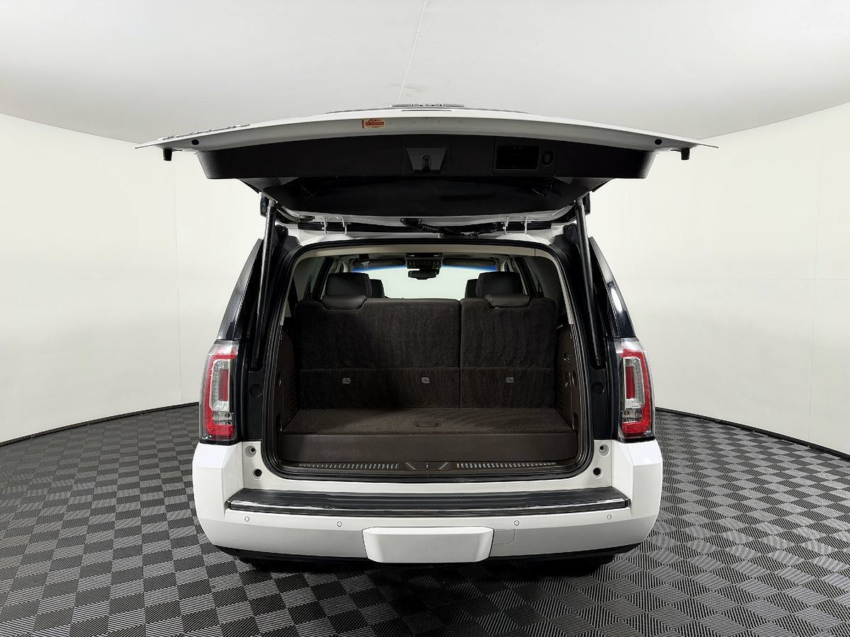 Used 2019 GMC Yukon Denali w/ Denali Ultimate Package AWD/4WD image 12