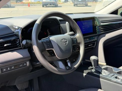 Used 2025 Toyota Camry LE FWD image 10