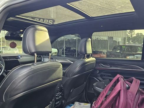 Used 2022 Jeep Grand Cherokee L Overland image 7