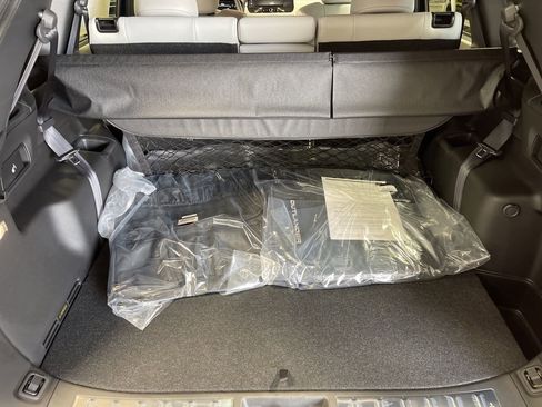 New 2025 Mitsubishi Outlander SE image 34