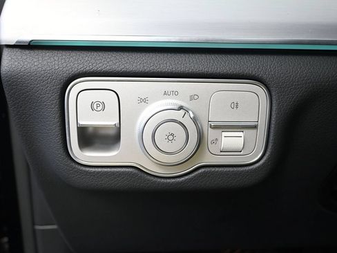 Used 2026 Mercedes-Benz GLS 450 4MATIC image 25