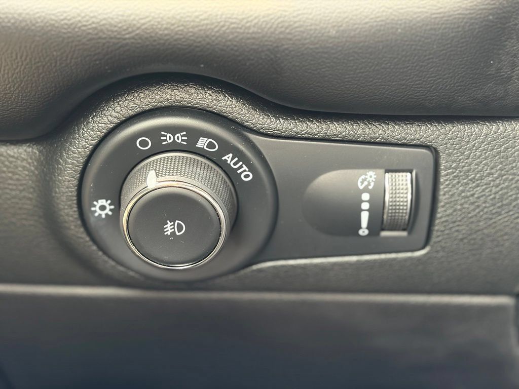 Used 2023 Dodge Durango R/T AWD/4WD image 31