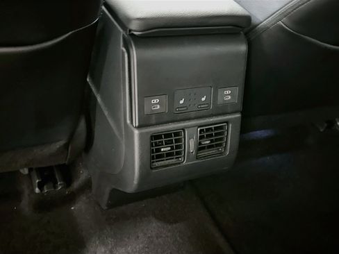 Used 2023 Toyota bZ4X AWD image 29